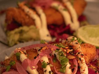 TACOS DE POLLO FRITO