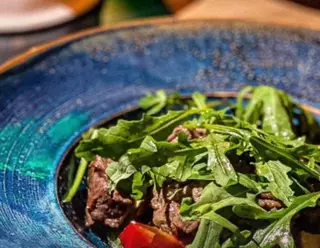 Тёплый салат с телятиной/ Salata calda cu vita