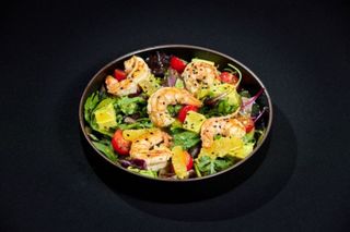 Salata de creveti si avocado