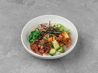 Поке боул з тунцем, з японським рисом і айолі-кимчи (350g)