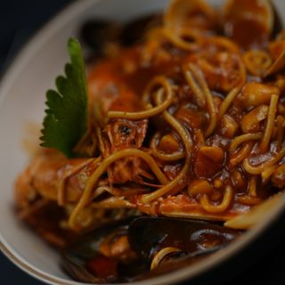 Espaguetis Con Frutos De Mar