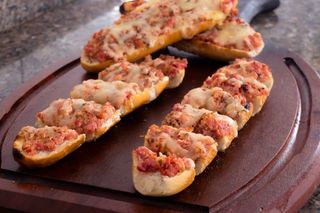 Pão de Alho com Chouriço