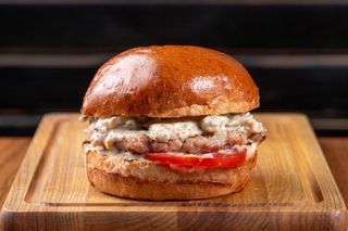 Грізлі зі свининою та сиром Дорблю (240г)