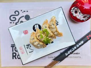 107 Ravioli fritti di pollo - 4 pezzi