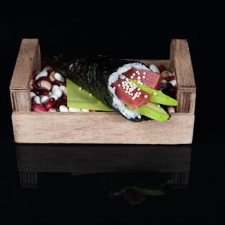 116. Temaki Atún (1 Pza.)