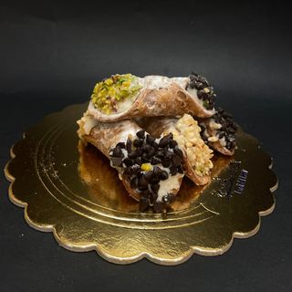 4 pezzi misti di cannoli siciliani 