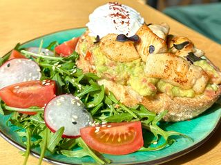 Авокадо тост з куркою (380g)