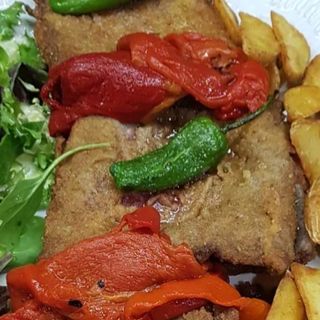 CAchopo X L   jijas,"picadillo" huevo cocido y queso suave