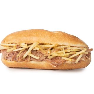 53. Carrillera al vino tinto y patatas paja