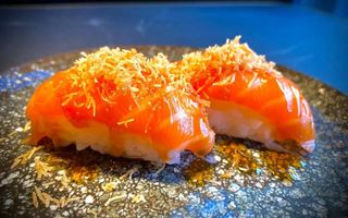 414.- Sushi Salmón Teriyaki