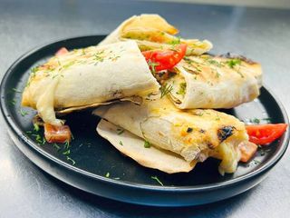 Лаваш с сиром та зеленню (300g)