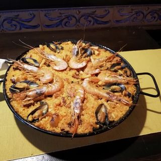 Paella Chorizo y Marisco -timp preparare 35 min !