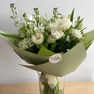 Buchet cu flori albe