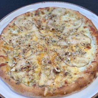 Піца з грушою та сиром дорблю 40см