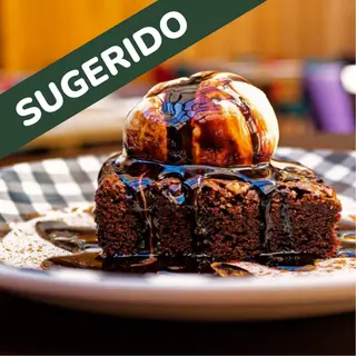 Brownie con Helado de Vainilla