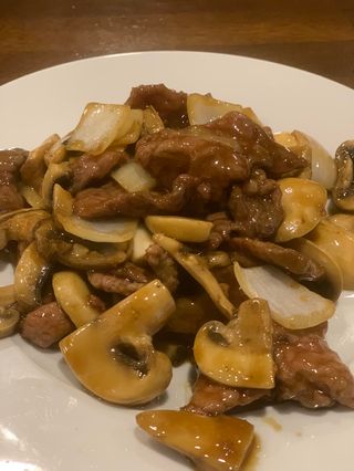 Ternera Con Champiñones