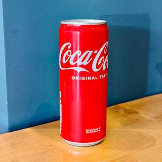 Кока кола кен (330мл)