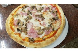 Prosciutto e funghi