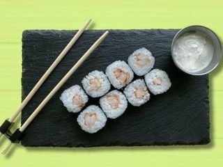 Макі з креветкою з сирним соусом (8шм/130g)