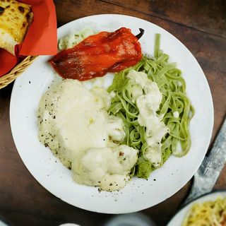 Pileći batak u sosu od dimljenog sira