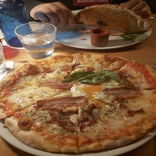 Pizza carbonara