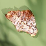 კრუასანი ნუშით