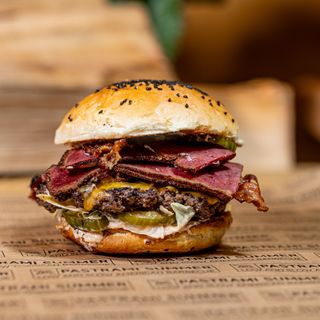 Pastrami burger