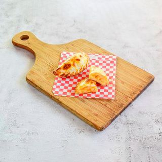 Empanada De Queso Y Cebolla