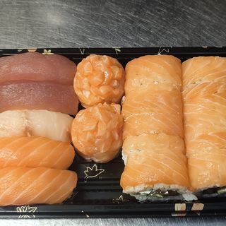 M7. Sushi misti - 15 pezzi