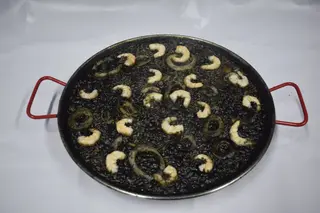 Paella Negra (2 raciones)