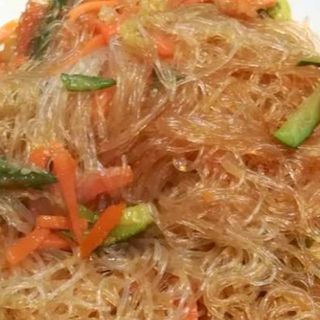 Spaghetti di soia con verdure miste