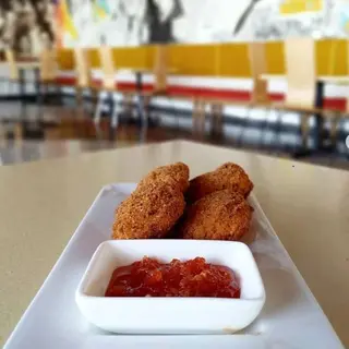 Daal Bhajias (4pc)