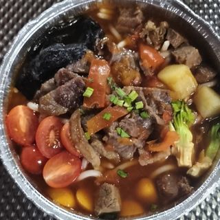 Ramen con ternera y tomate 