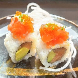 Salmón Y Aguacate Spicy Roll (10 Uds.)
