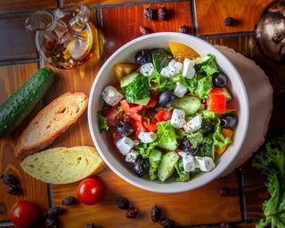 Աղցան հունական