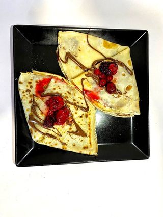 Palačinke sa šumskim voćem i nutelom