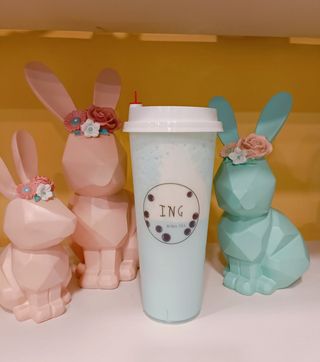 Blue ice and white snow 蓝冰白雪