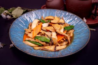 Fungo ostrica /杏鲍菇炒肉丝