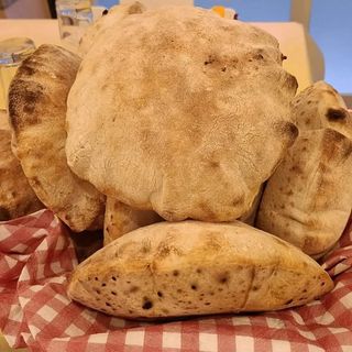 ALBEROBELLO: ( stracciatella, capocollo, pomodorini, olio evo).