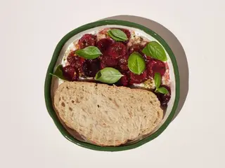 Страчетелла з черешнею (160/40g)