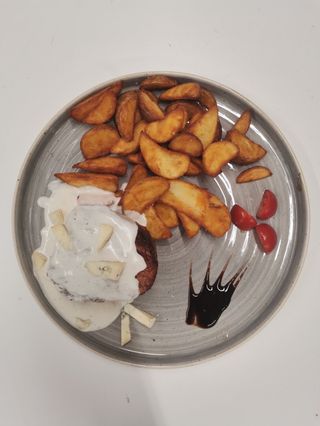 Biftek u sosu od plavog sira