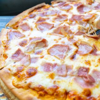 Pizza Jamón Y Bacon (36 Cm.)