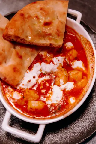 Creveți saganaki