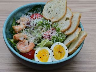 Салат Цезар "креветка" (220g)