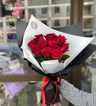 #2. 10 წითელი პრემიუმ ხარისხის ჰოლანდიური ვარდის თაიგული