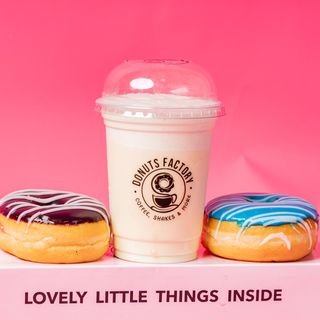 Combo: 1 Milkshake + 2 Donuts