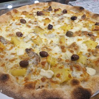 PORCHETTA DI ARICCIA, PROVOLA AFFUMICATA, OLIVE DI GAETA, PATATE AL FORNO