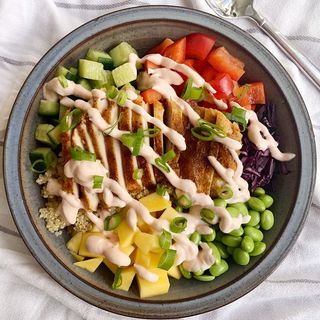 T138 Poke bowl frango