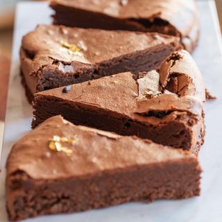 Tarta De Chocolate Con Un Toque De Pan De Oro