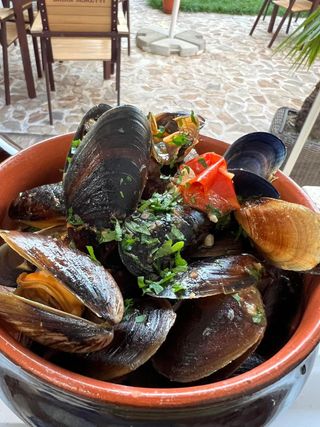 Midii in sos de rosii